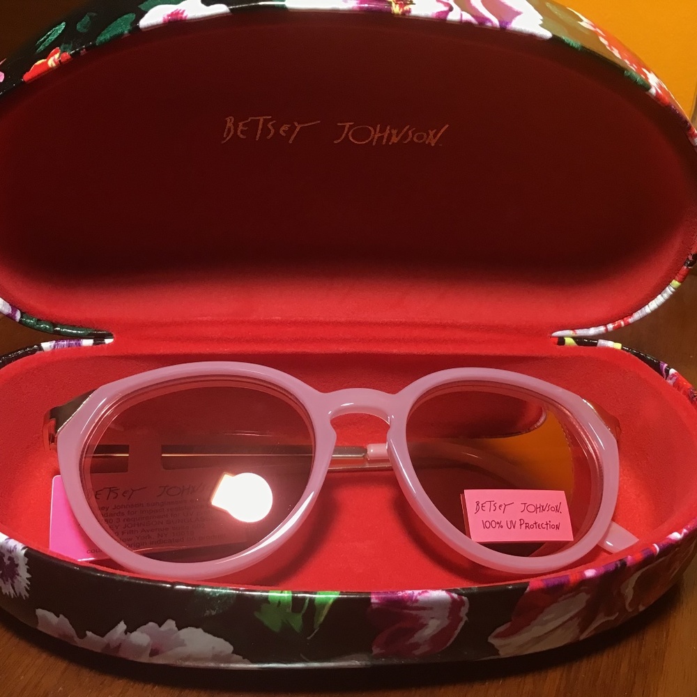 Betsey Johnson Pink & Gold Sunglasses w/case (nwt)